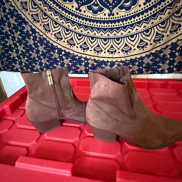 SM New York Chocolate Brown Ankle Booties - Picture 2 of 5